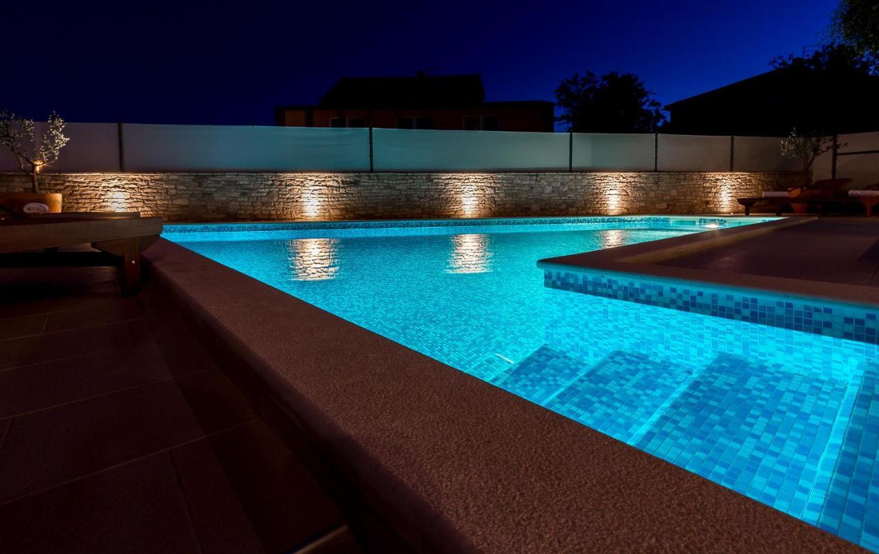 Holiday Home Villa พูลา ห้อง รูปภาพ
